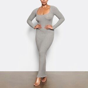 Elegant Gray Long Sleeve Dress